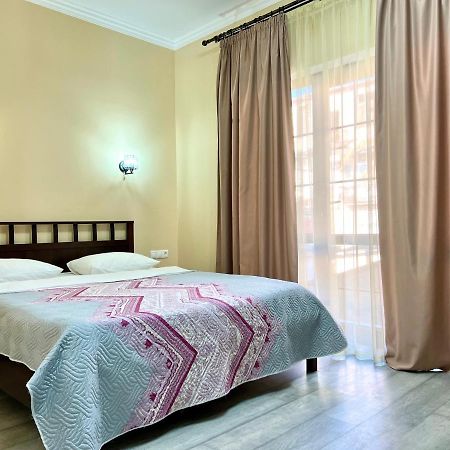 סוקהום Hotel In Sukhum מראה חיצוני תמונה