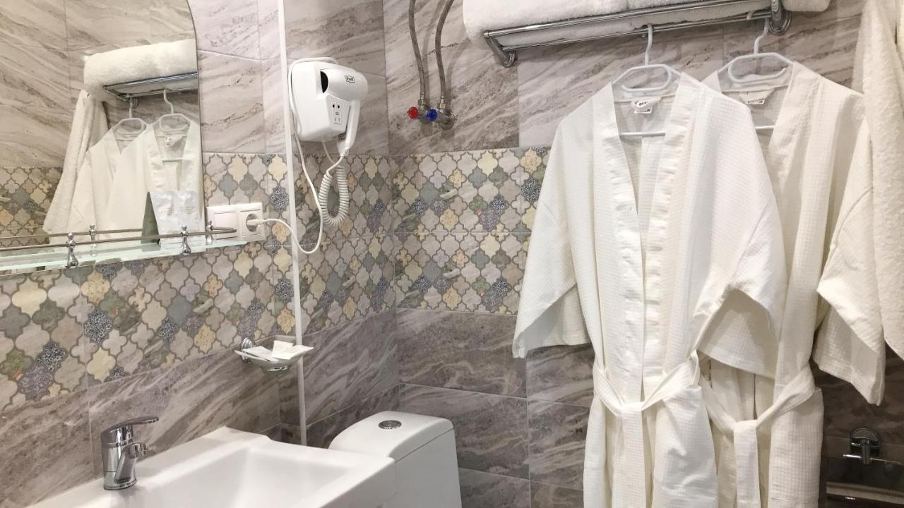 סוקהום Hotel In Sukhum מראה חיצוני תמונה