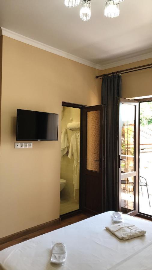 סוקהום Hotel In Sukhum מראה חיצוני תמונה