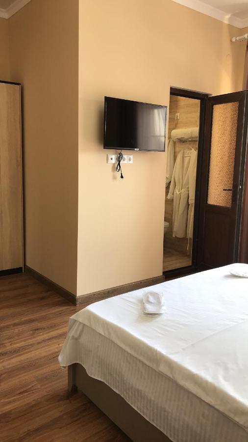 סוקהום Hotel In Sukhum מראה חיצוני תמונה