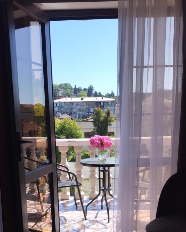 סוקהום Hotel In Sukhum מראה חיצוני תמונה