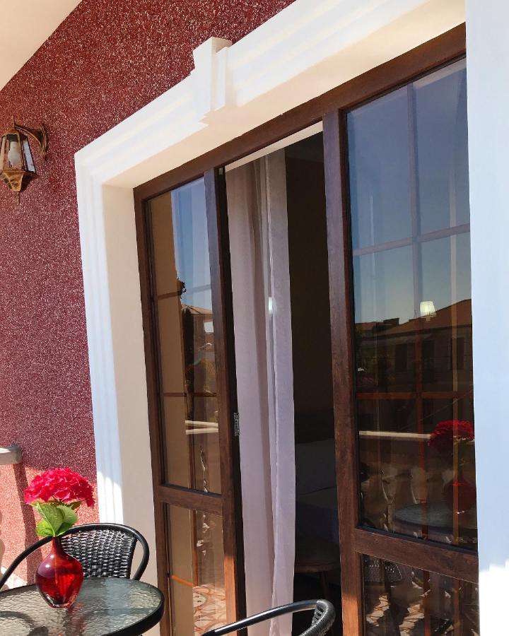 סוקהום Hotel In Sukhum מראה חיצוני תמונה