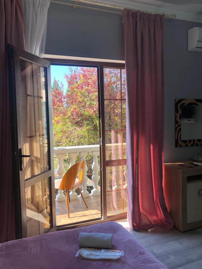 סוקהום Hotel In Sukhum מראה חיצוני תמונה