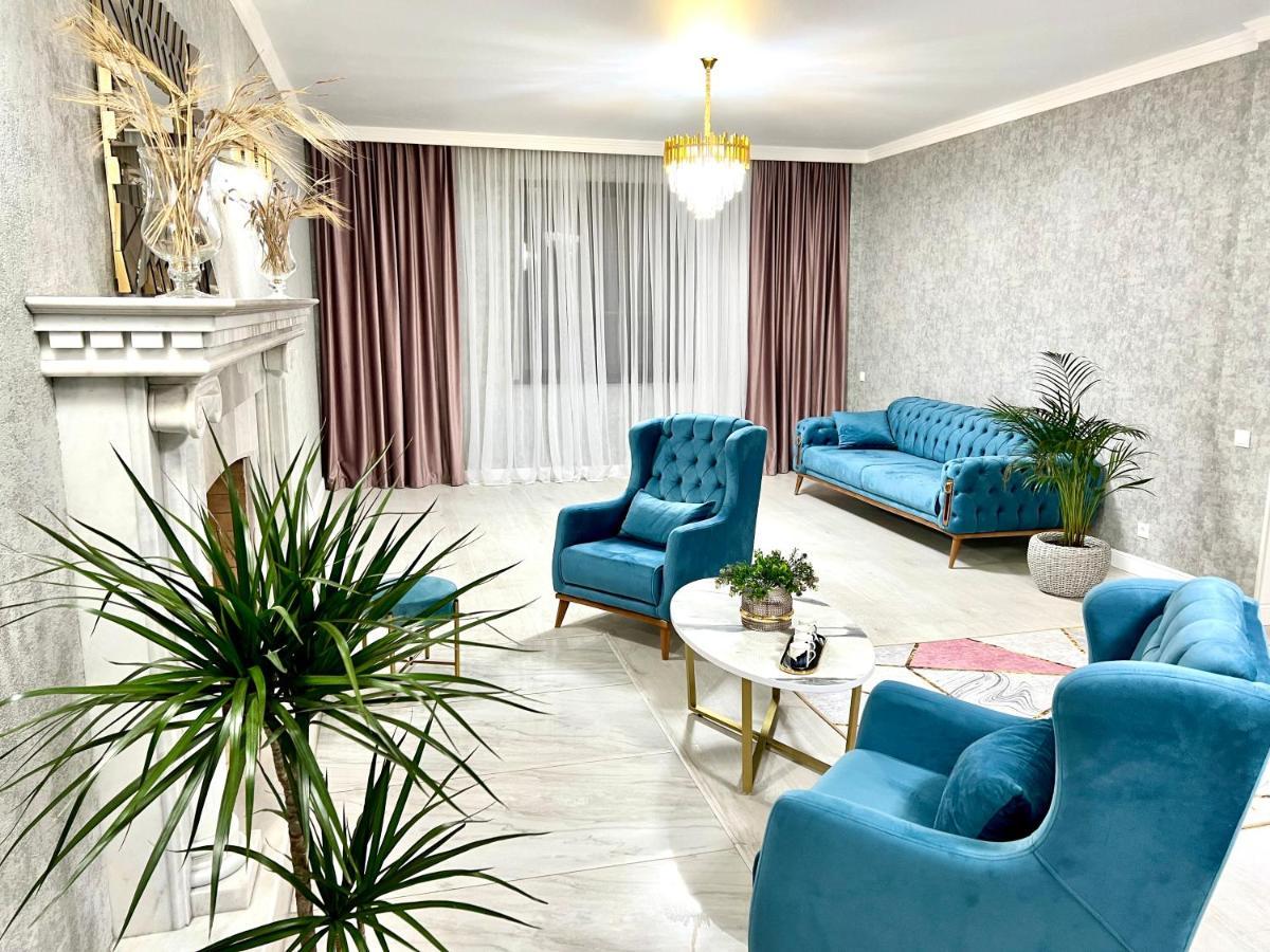סוקהום Hotel In Sukhum מראה חיצוני תמונה