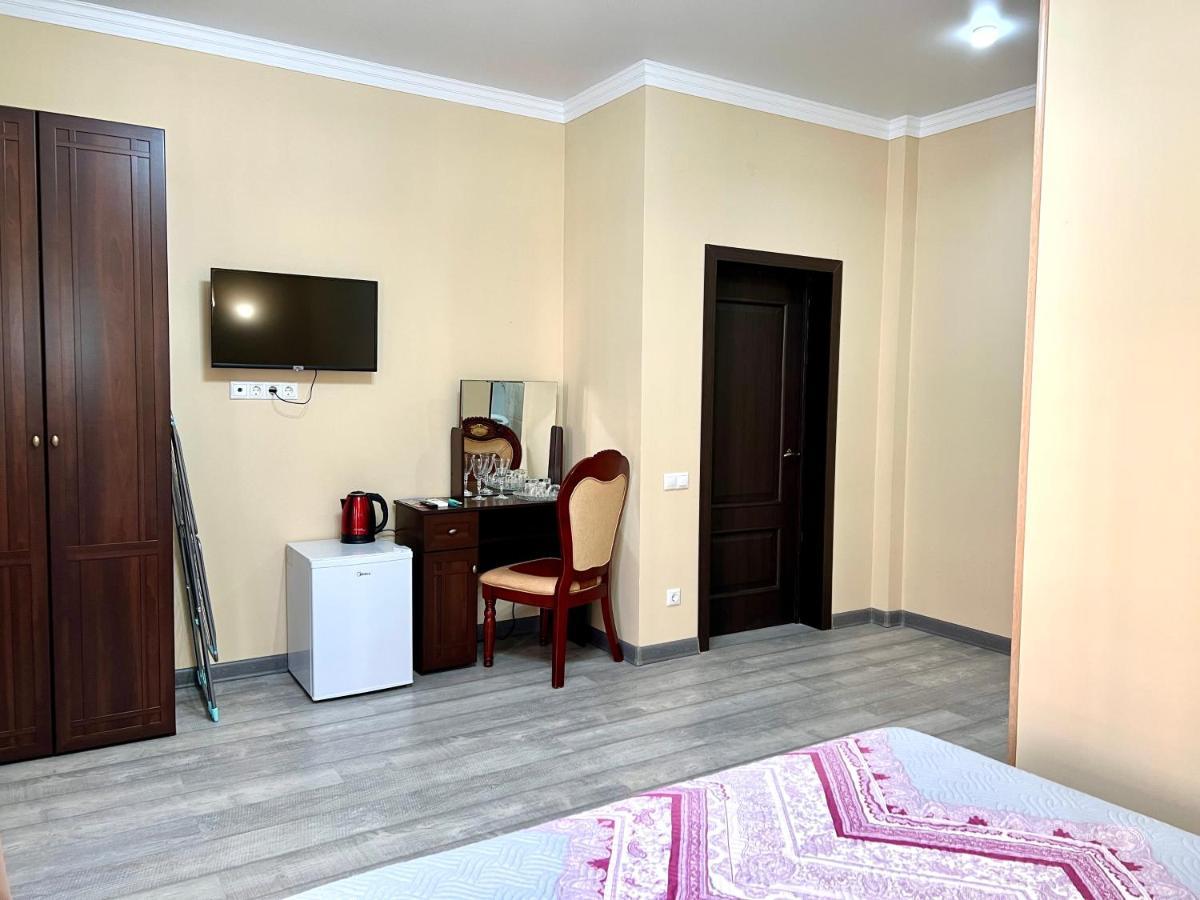 סוקהום Hotel In Sukhum מראה חיצוני תמונה