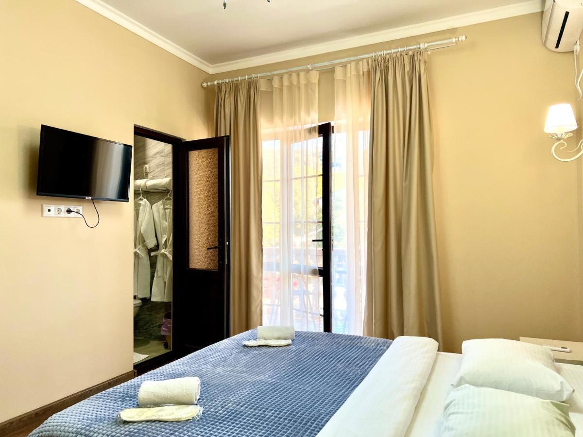 סוקהום Hotel In Sukhum מראה חיצוני תמונה