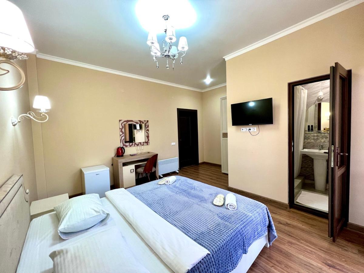 סוקהום Hotel In Sukhum מראה חיצוני תמונה